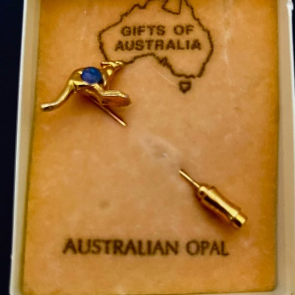 VINTAGE OPAL KANGAROO STICK PIN, Souvenir from Australia Gold Tone, Original Box - Picture 4 of 4